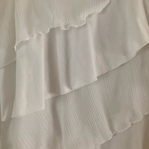 White House Black Market Cream Top - Picture 2 of 4